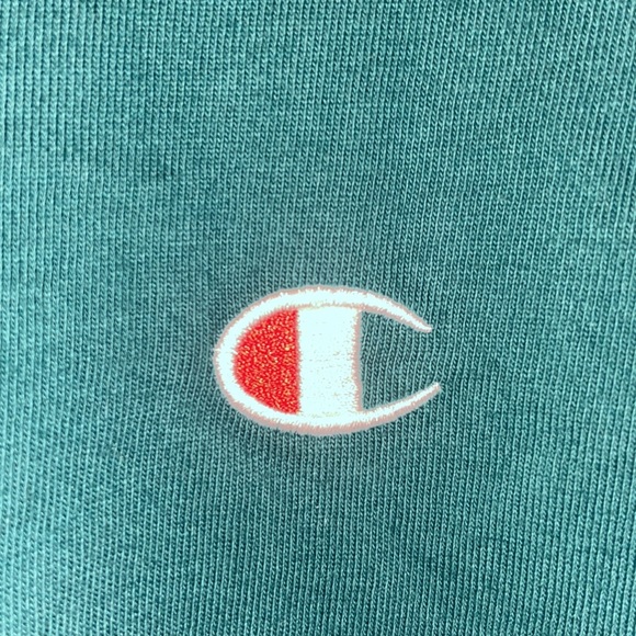 💚CHAMPION CROPPED CREW NECK💚 - Picture 2 of 5